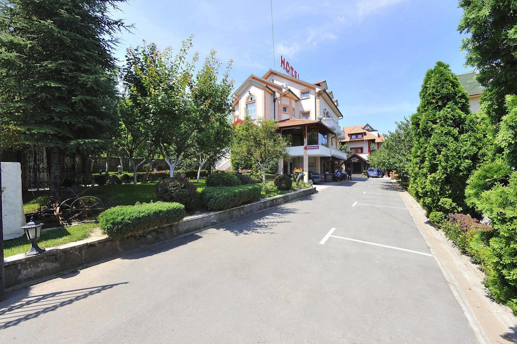 Hotel Sucevic Garni ベオグラード エクステリア 写真