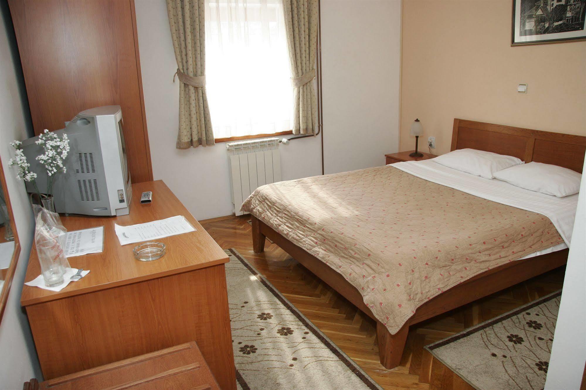 Hotel Sucevic Garni ベオグラード エクステリア 写真