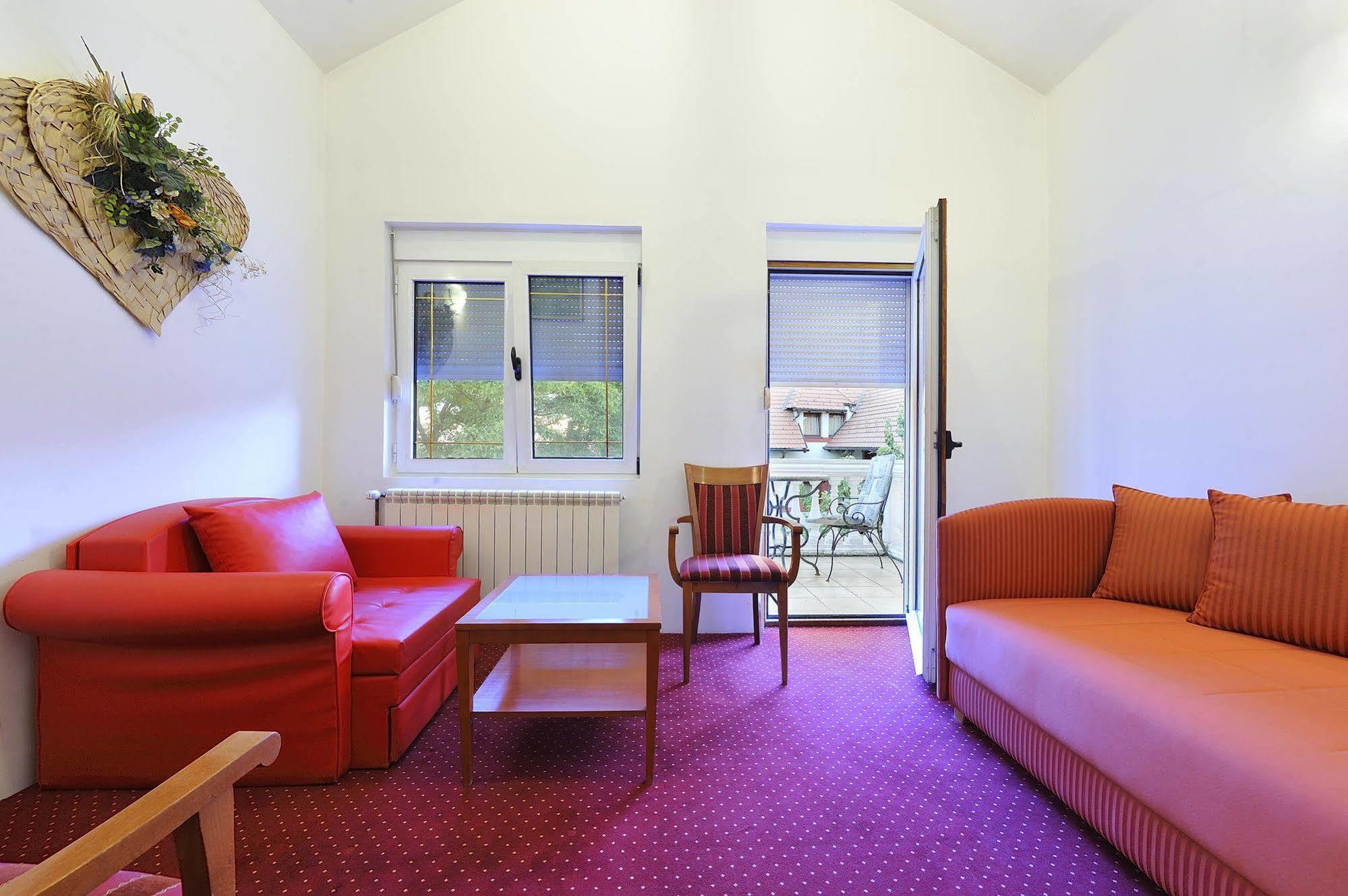 Hotel Sucevic Garni ベオグラード エクステリア 写真