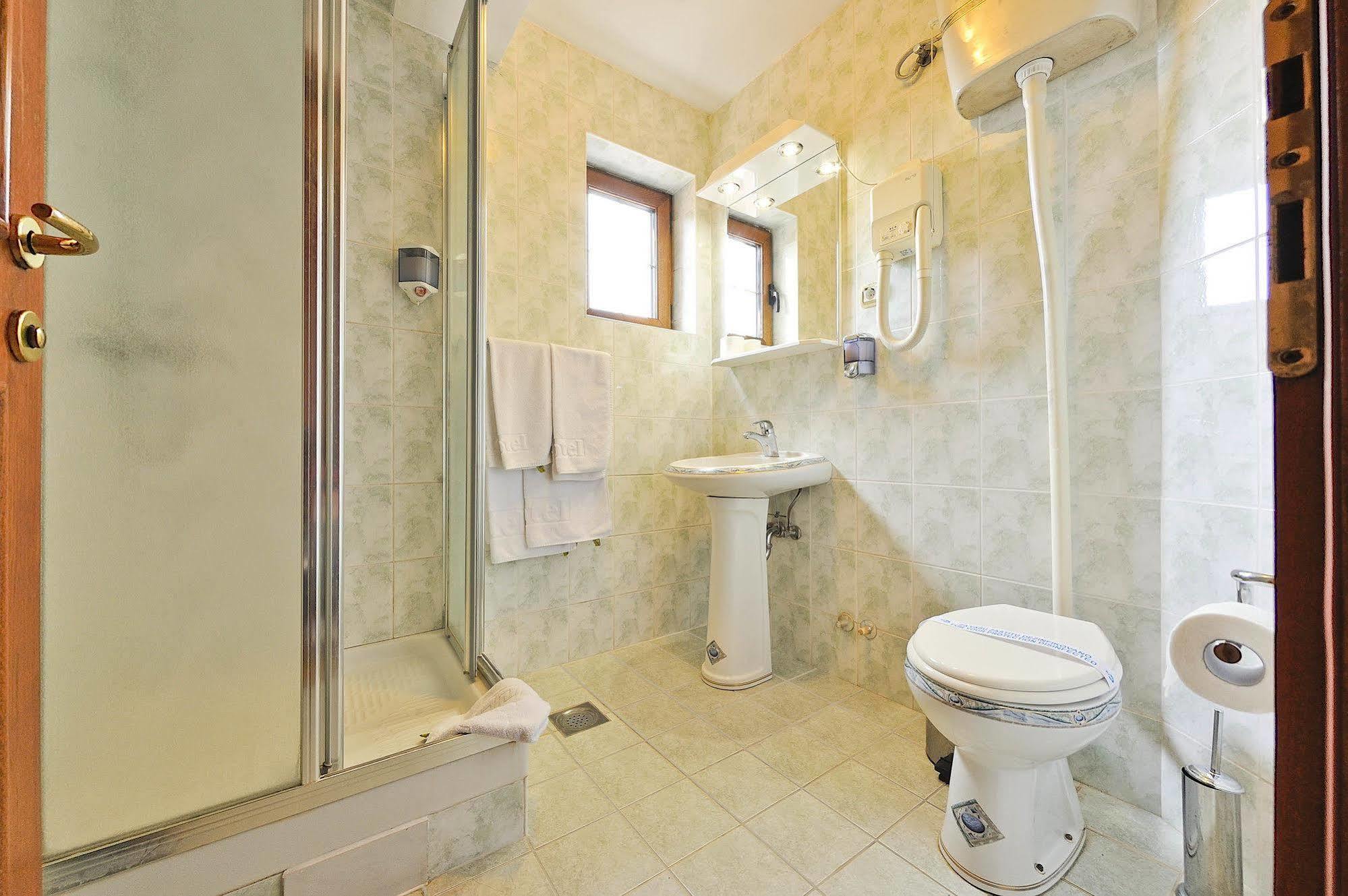 Hotel Sucevic Garni ベオグラード エクステリア 写真