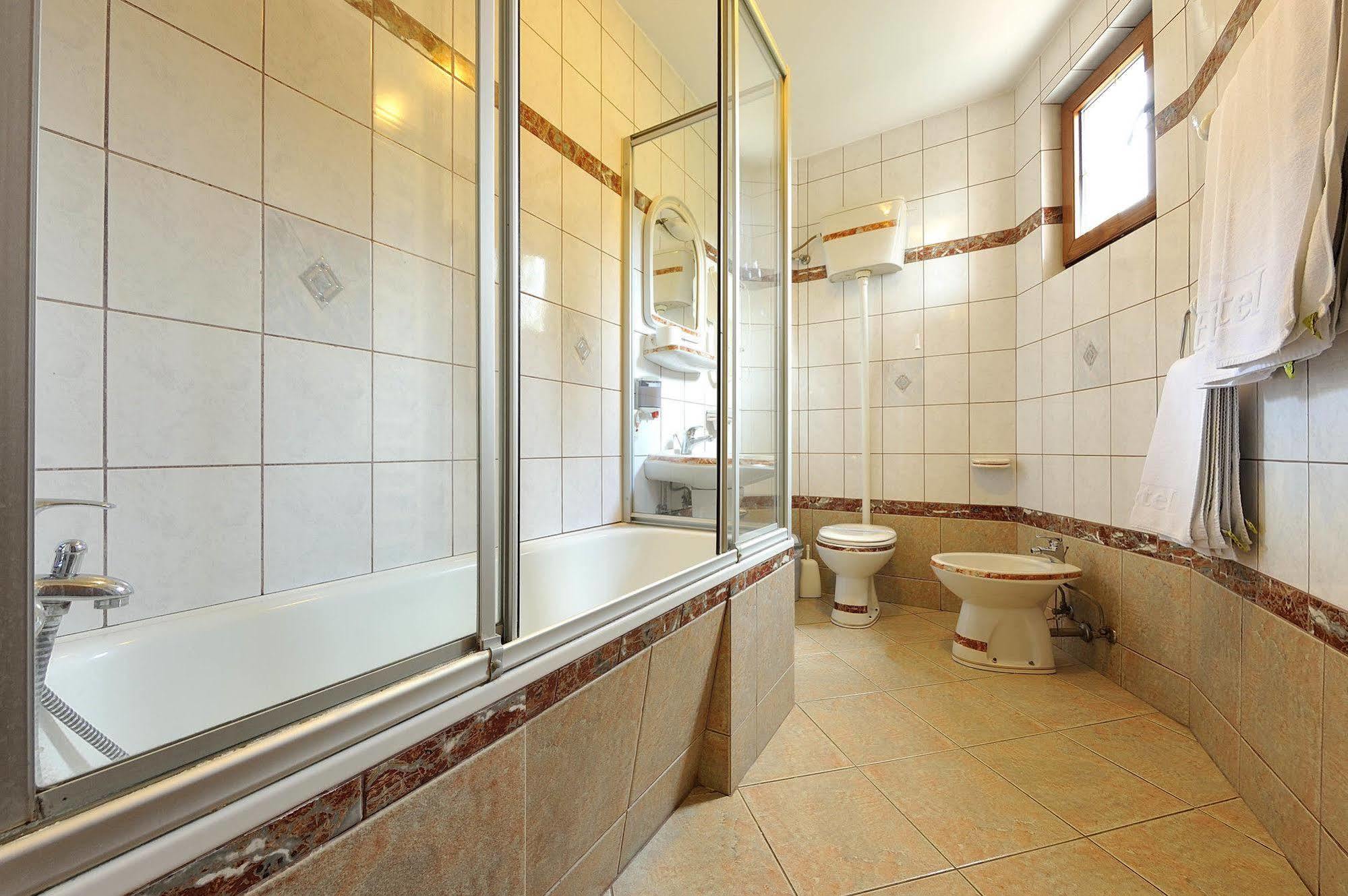 Hotel Sucevic Garni ベオグラード エクステリア 写真