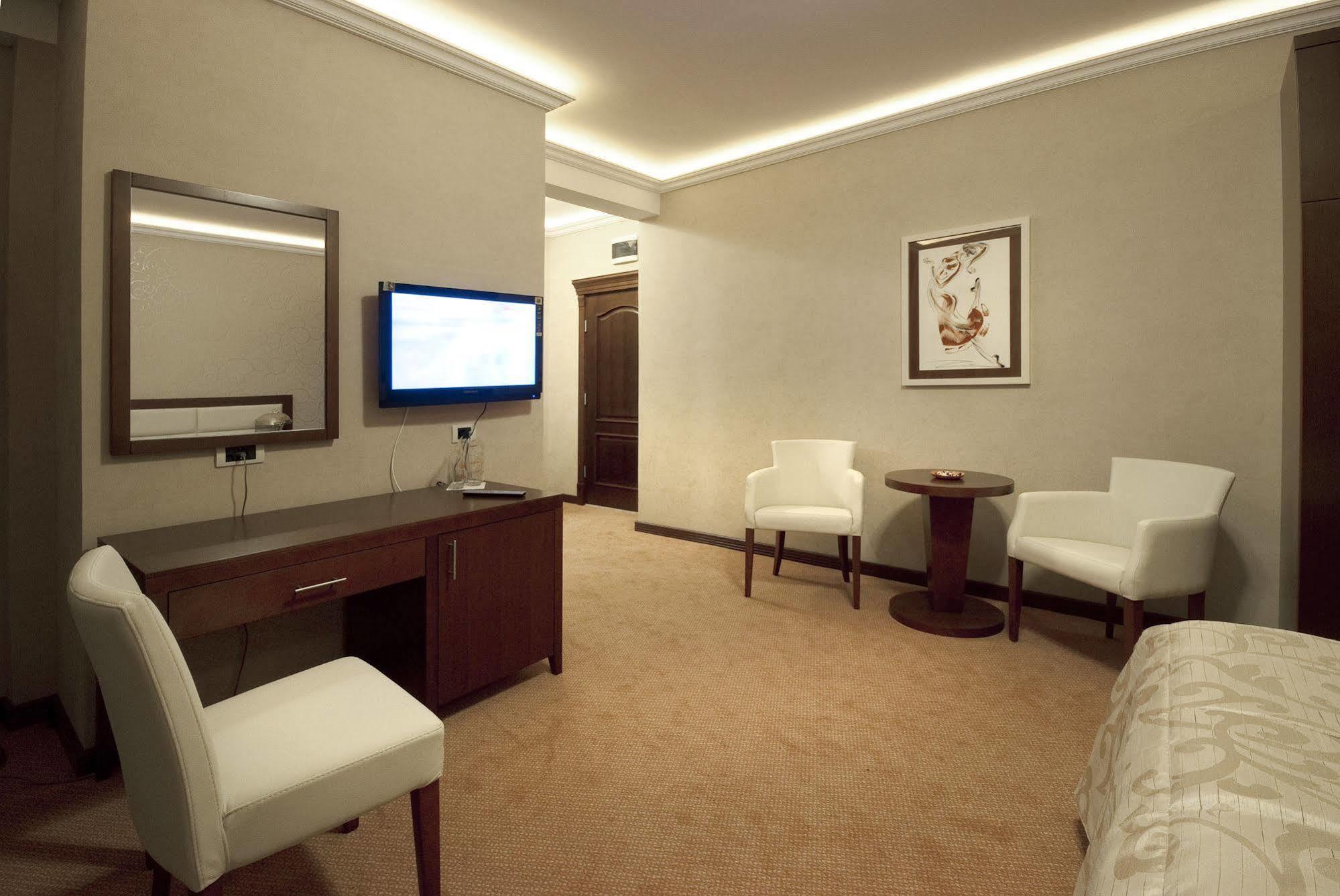 Hotel Sucevic Garni ベオグラード エクステリア 写真