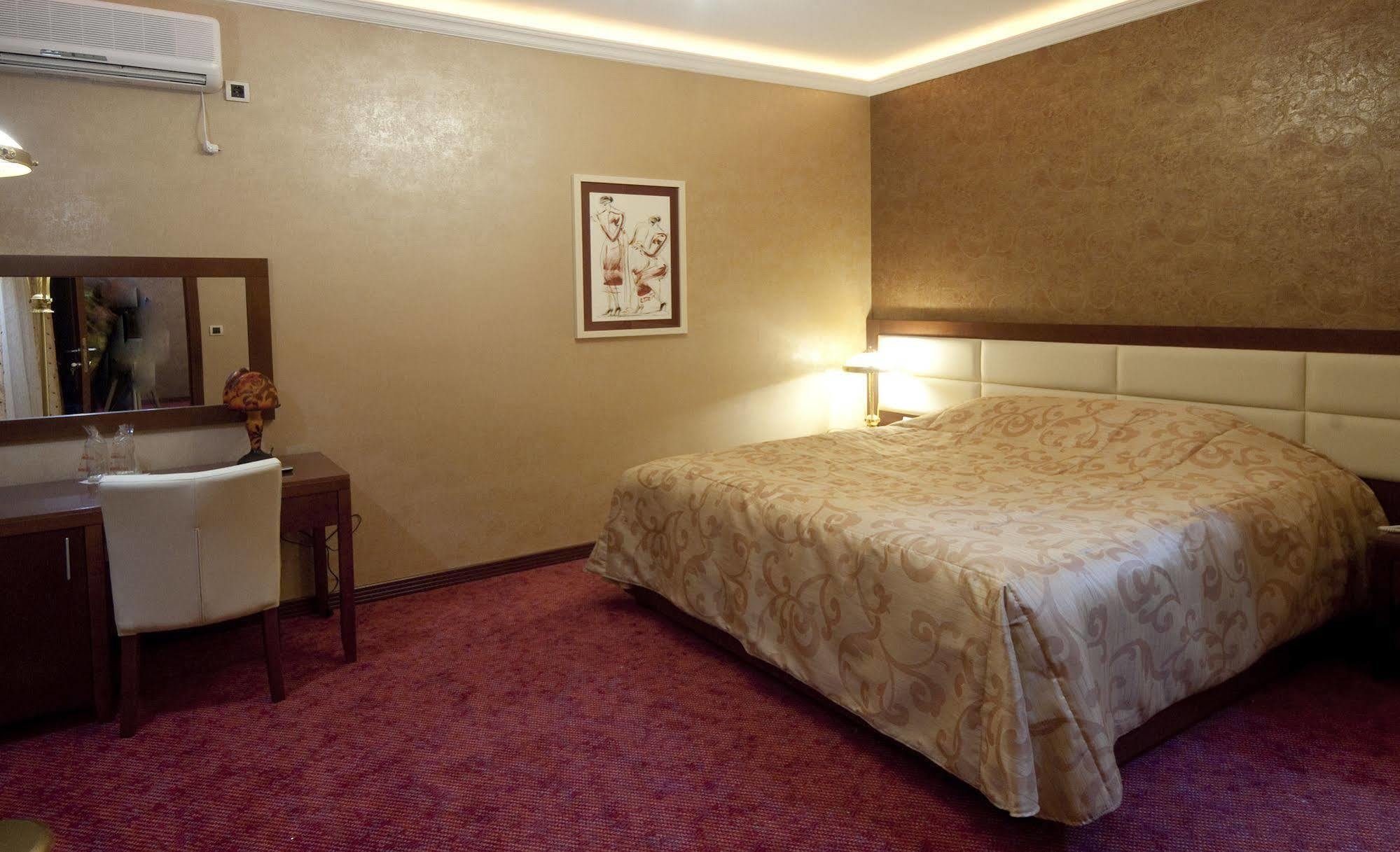Hotel Sucevic Garni ベオグラード エクステリア 写真