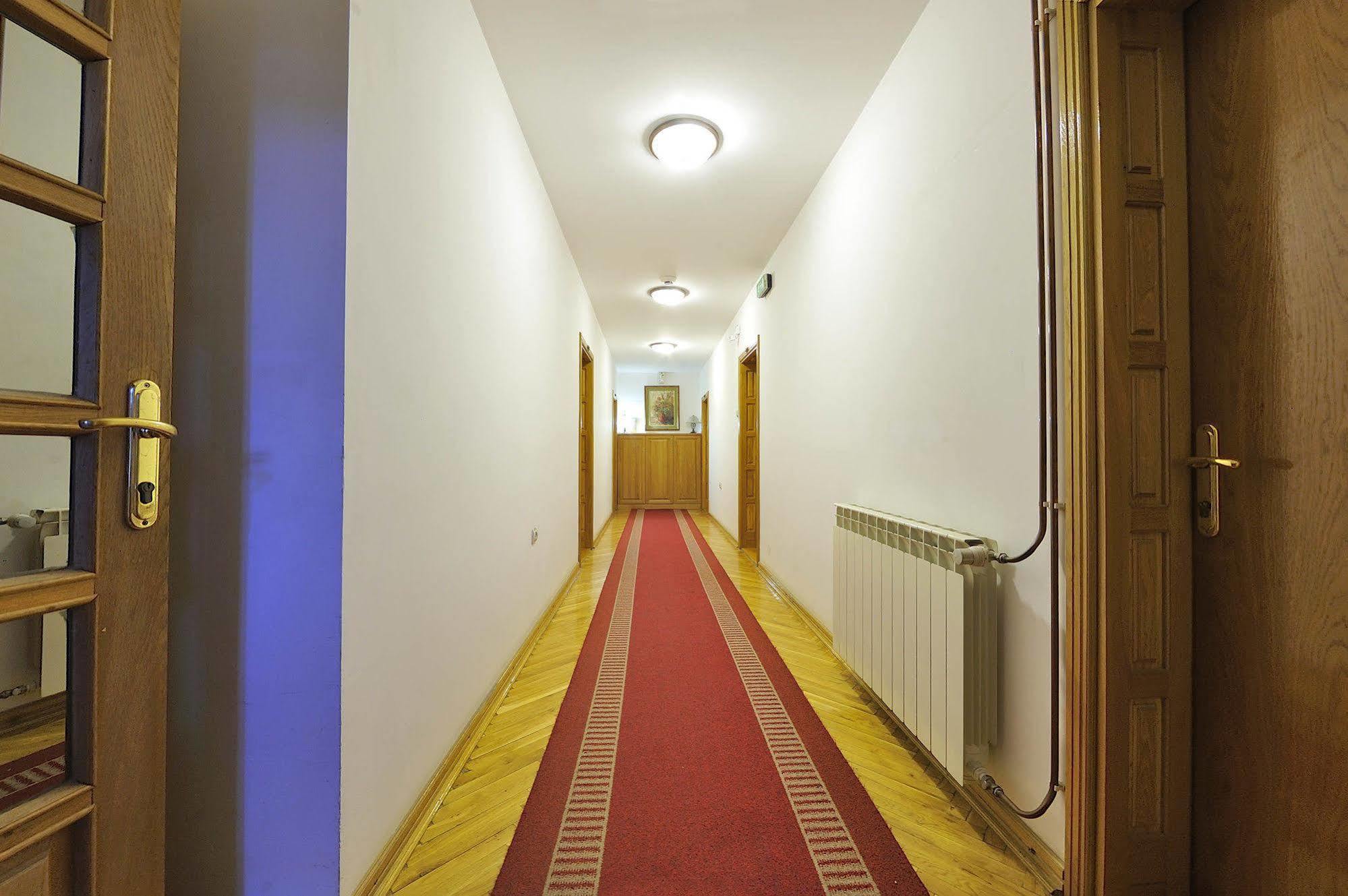 Hotel Sucevic Garni ベオグラード エクステリア 写真