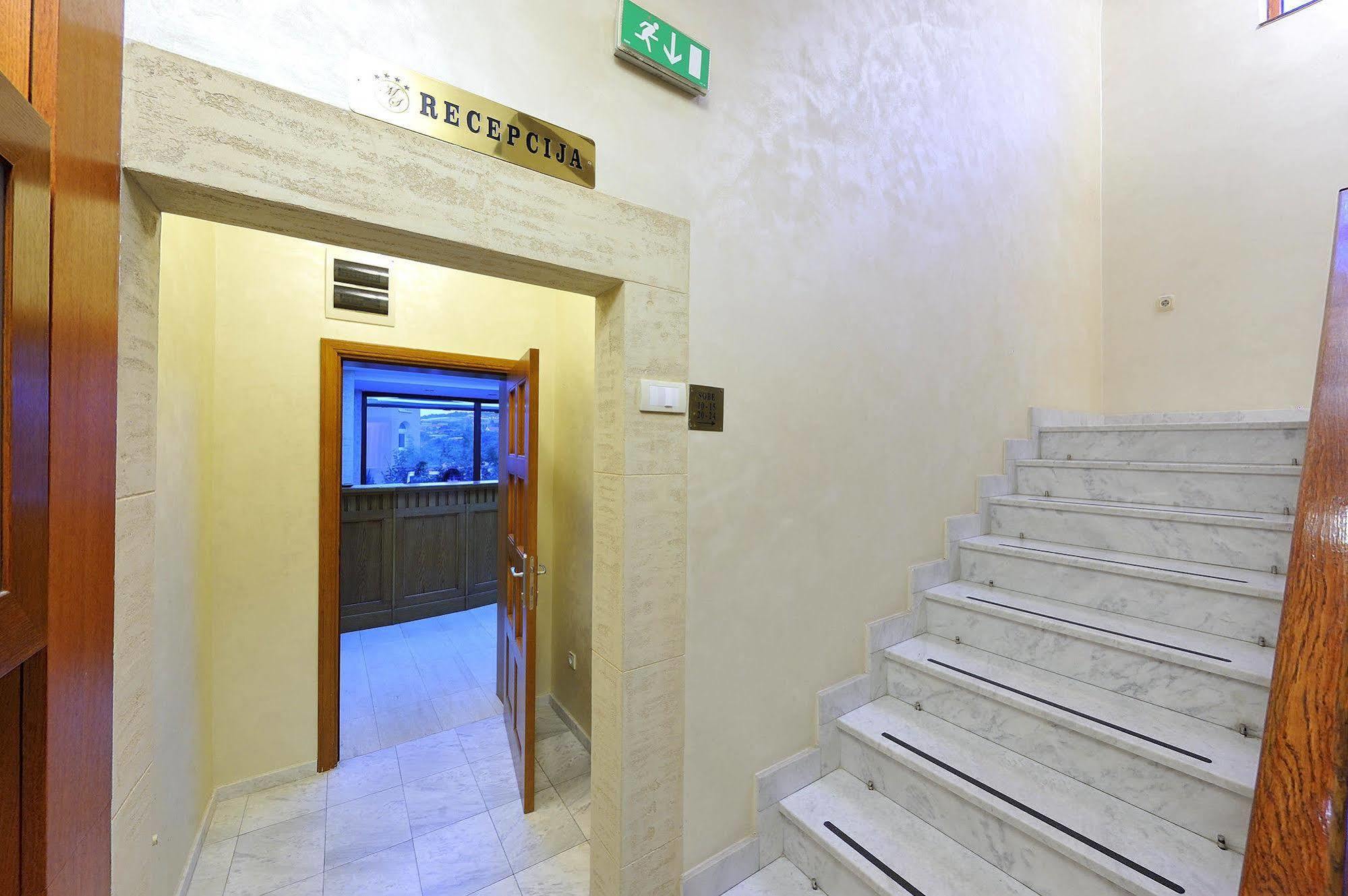 Hotel Sucevic Garni ベオグラード エクステリア 写真