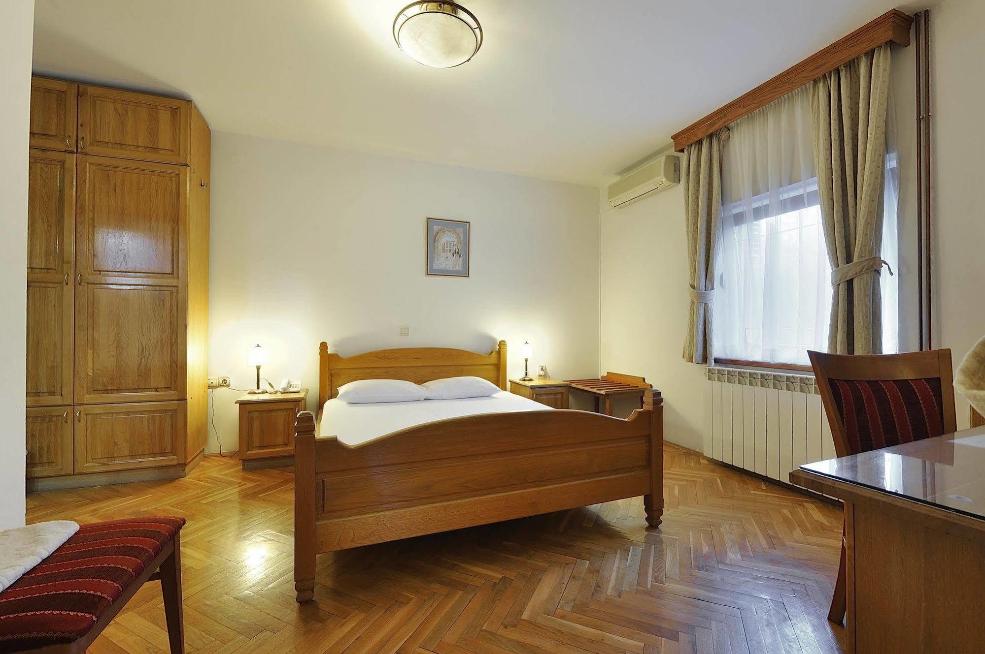 Hotel Sucevic Garni ベオグラード エクステリア 写真