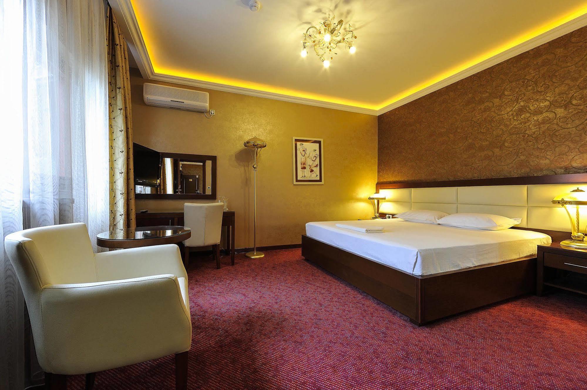 Hotel Sucevic Garni ベオグラード エクステリア 写真